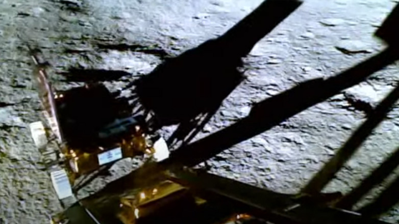 Το πρώτο βίντεο με το όχημα της ινδικής αποστολής να «πατάει» στη Σελήνη