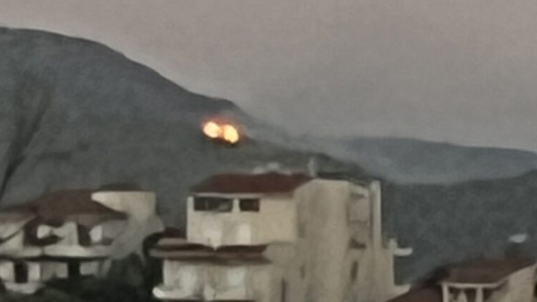 Βούλα: Η στιγμή που χτυπάει ο κεραυνός και ξεκινάει η πυρκαγιά