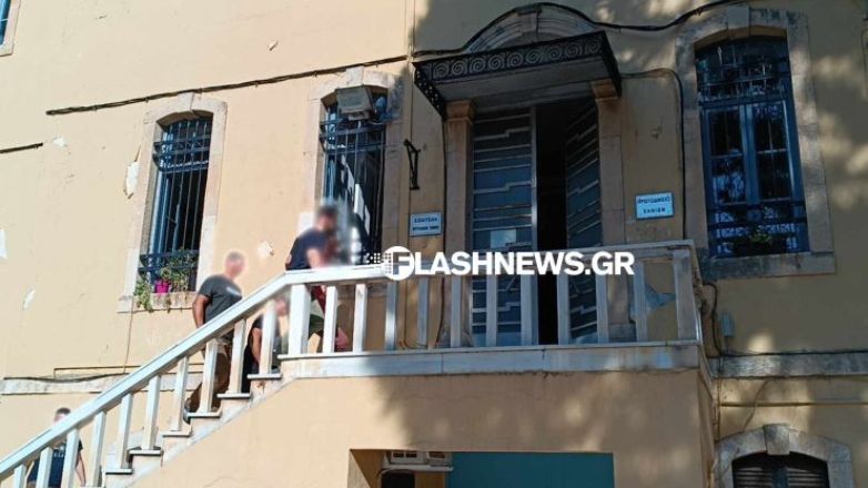 Προθεσμία να απολογηθεί πήρε ο αστυνομικός που συνελήφθη στα Χανιά για διαφθορά και εκβιασμό