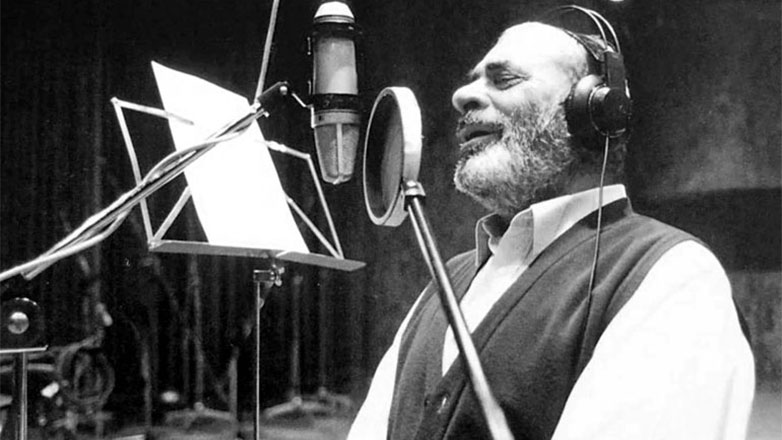 Στέλιος Καζαντζίδης: Η αξεπέραστη φωνή του ελληνικού τραγουδιού συγκινεί ακόμη