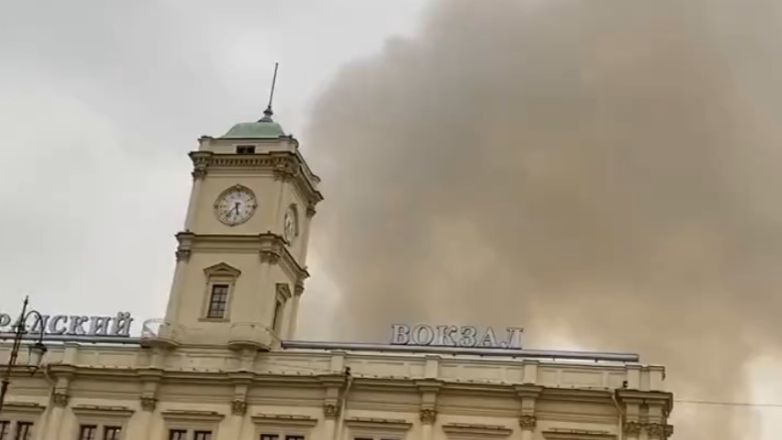 Μεγάλη φωτιά στη Μόσχα κοντά στην πλατεία Κομσομόλσκαγια