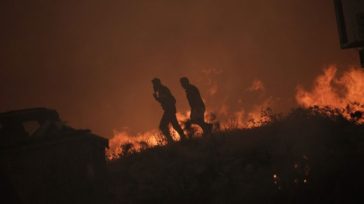 Πέρασε στην Ανάβρα Μαγνησίας η φωτιά από τα Φάρσαλα