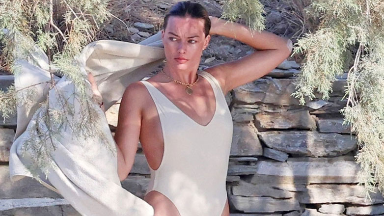 Margot Robbie: Αγκαλιές και φιλιά με τον σύντροφό της σε γνωστή παραλία της Σίφνου