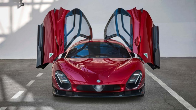 33 Stradale – Παρουσιάστηκε το νέο supercar της Alfa Romeo που είναι sold out από το 2022