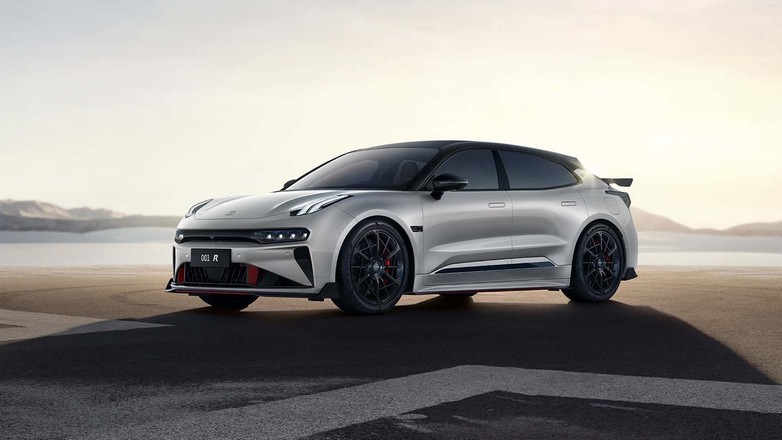 Αυτό είναι το εξωπραγματικό Zeekr 001 FR: Με 1.265 άλογα και 0-100 σε 2.07 δευτ.