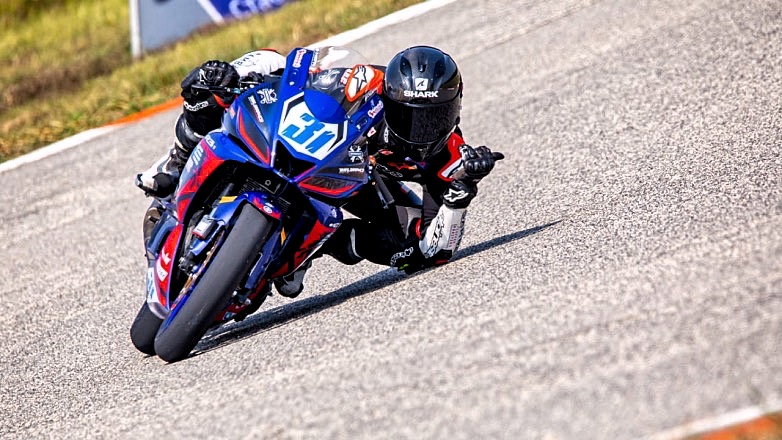 Ο 14χρονος που τρελαίνει με το στυλ του τα Βαλκάνια