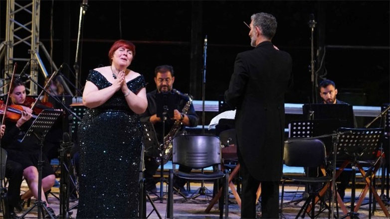 Φεστιβάλ Ολύμπου: Μαρία Κάλλας και Μίκης Θεοδωράκης «συναντήθηκαν» στη σκηνή του αρχαίου θεάτρου του Δίου