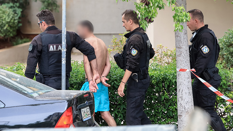 Λήξη συναγερμού στον Νέο Κόσμο – Ακινητοποιήθηκε ο ταμπουρωμένος άνδρας