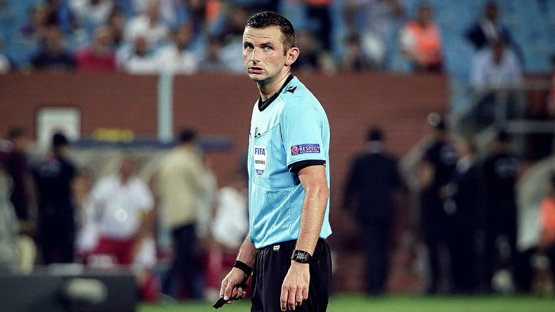 Ο Όλιβερ διαιτητής στον αγώνα της Εθνικής μας με την Ολλανδία