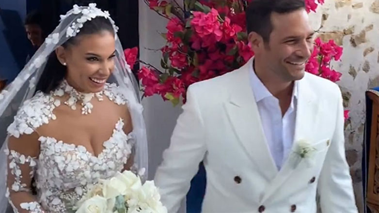 Ευθύμης Ζησάκης: Παντρεύτηκε την εκλεκτή της καρδιάς του σε μια ρομαντική τελετή στο Λαγονήσι