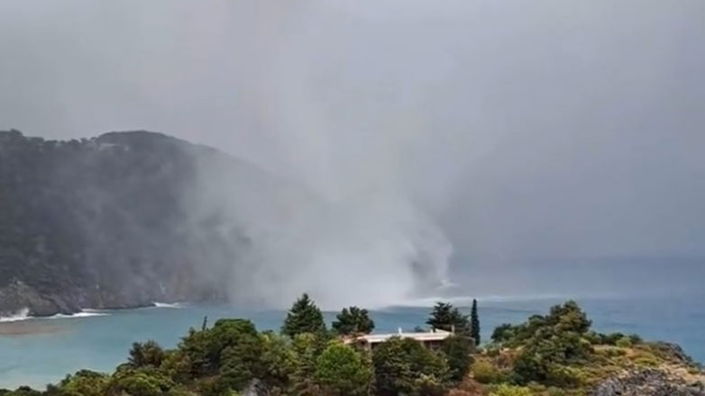 Υδροστρόβιλος σχηματίστηκε στον Λιμνιώνα στην Εύβοια