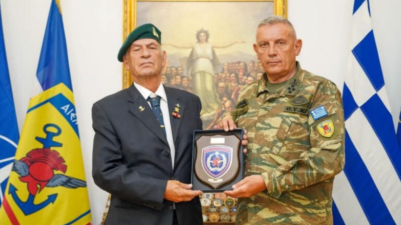 Συνάντηση αρχηγού ΓΕΕΘΑ με τον πρόεδρο του Πανελλήνιου Συνδέσμου Εφέδρων Ενόπλων Δυνάμεων – Συνδέσμου Αθηναίων Καταδρομέων