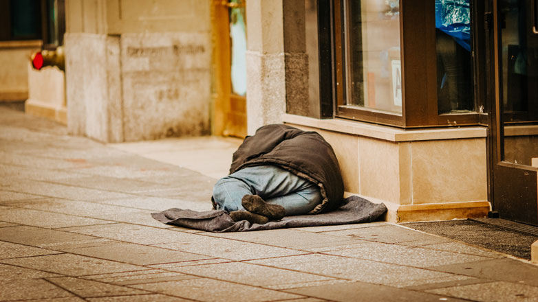 Τουλάχιστον 895.000 οι άστεγοι στην ΕΕ και στο Ηνωμένο Βασίλειο