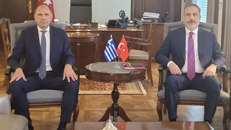 Συμφωνία σε οδικό χάρτη για πολιτικό διάλογο Αθήνας- Άγκυρας – Όλα όσα έγιναν στο τετ α τετ Γεραπετρίτη- Φιντάν