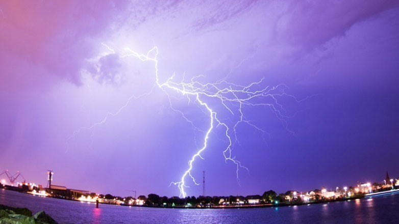 Πλημμύρισαν σπίτια και καταστήματα στα παράλια του Δήμου Αγιάς