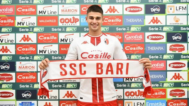 Κουτσουπιάς: «Είναι παιδικό μου όνειρο να αγωνιστώ στην Εθνική» Κουτσουπιάς: «Είναι παιδικό μου όνειρο να αγωνιστώ στην Εθνική»