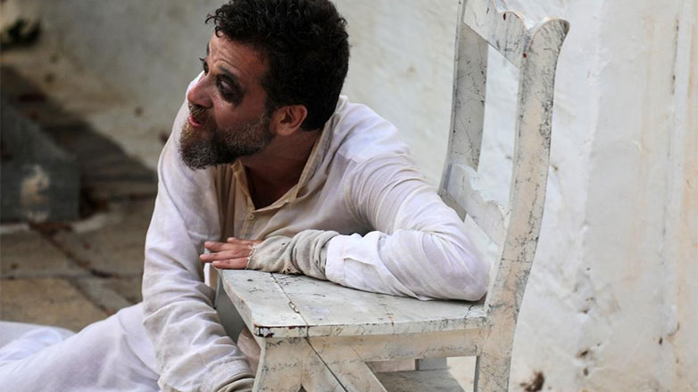 Θερμή υποδοχή για την παράσταση «Κοιμώμενος Χαλεπάς ο Σαλός Άγιος» στην Τήνο