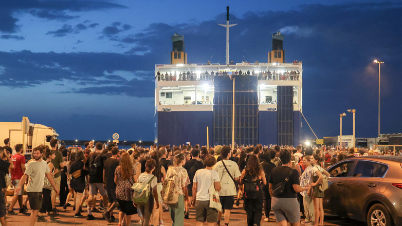 Μεγαλειώδης συγκέντρωση στον Αγ. Νικόλαο – «Ακόμα ένα έγκλημα μάς γέμισε οργή, είτε με τα κέρδη τους ή με τη ζωή»