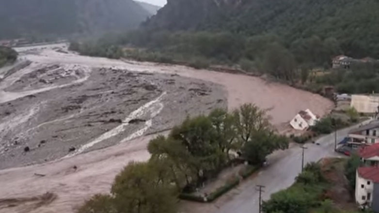 Κακοκαιρία Daniel – Καρδίτσα: Κατέρρευσε διώροφο στο Μουζάκι