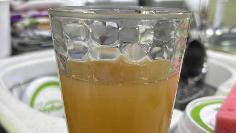 Τεράστια προβλήματα με την υδροδότηση στην Καρδίτσα – Λάσπη αντί για νερό βγάζουν οι βρύσες