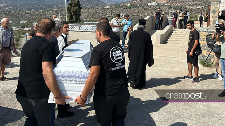 Σε κλίμα οδύνης το τελευταίο «αντίο» στον 36χρονο Αντώνη