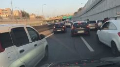 Ουρές χιλιομέτρων στην Αττική Οδό μετά από πυρκαγιά που ξέσπασε σε αυτοκίνητο