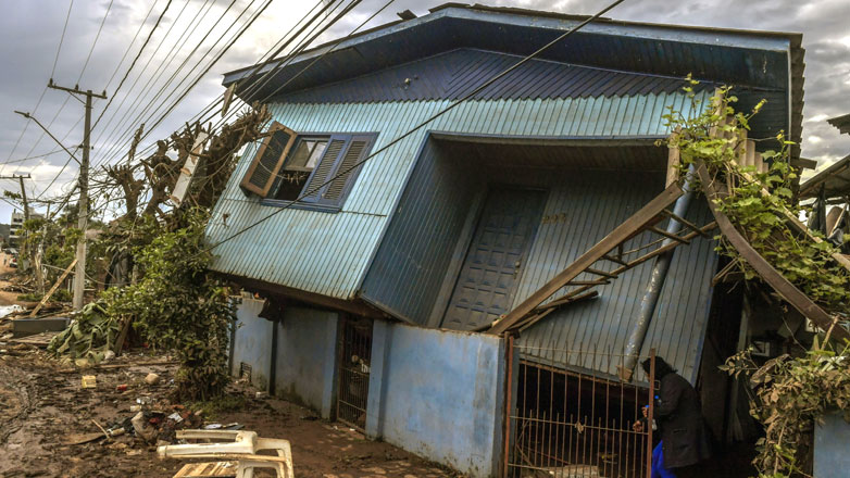 Βραζιλία: Τουλάχιστον 41 νεκροί και 46 αγνοούμενοι από κυκλώνα που έπληξε τα νότια της χώρας Βραζιλία: Τουλάχιστον 41 νεκροί και 46 αγνοούμενοι από κυκλώνα που έπληξε τα νότια της χώρας