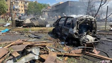 Δύο νεκροί και 18 τραυματίες από ρωσική επίθεση στο Χάρκοβο