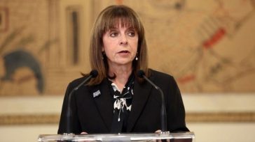 Η Κατερίνα Σακελλαροπούλου εκφράζει την οδύνη της για τα θύματα των απανωτών φυσικών καταστροφών που πλήττουν τη χώρα μας