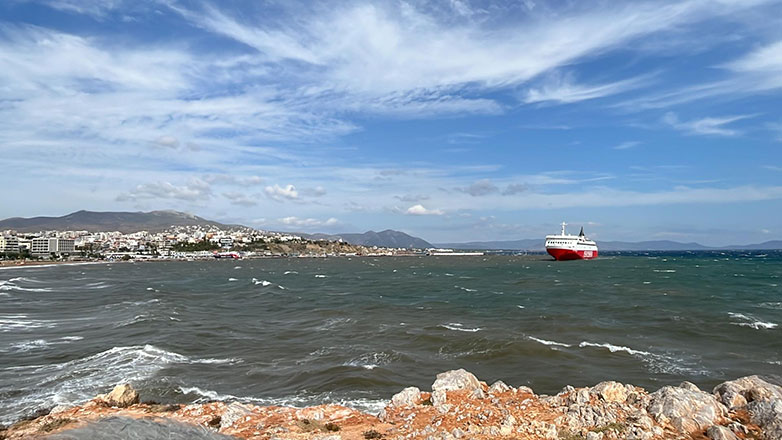 Ραφήνα: Τρία πλοία έμπλεξαν τις άγκυρες στο λιμάνι – Το ένα αναχώρησε κανονικά για τον προορισμό του