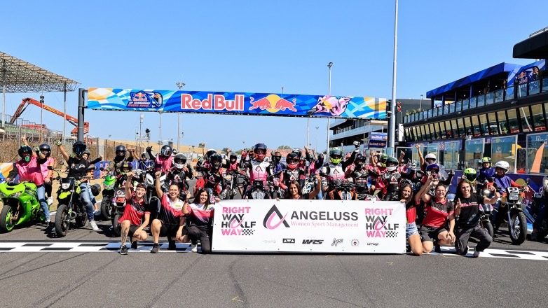 “Ο σωστός τρόπος στο μισό δρόμο”: παρέλαση για την ένταξη των γυναικών στα μηχανοκίνητα