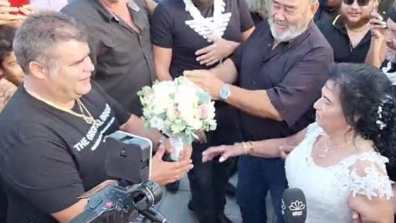 Hράκλειο: Παντρεύτηκαν η 82χρονη Παρασκιώ και ο 41χρονος Κωστής!