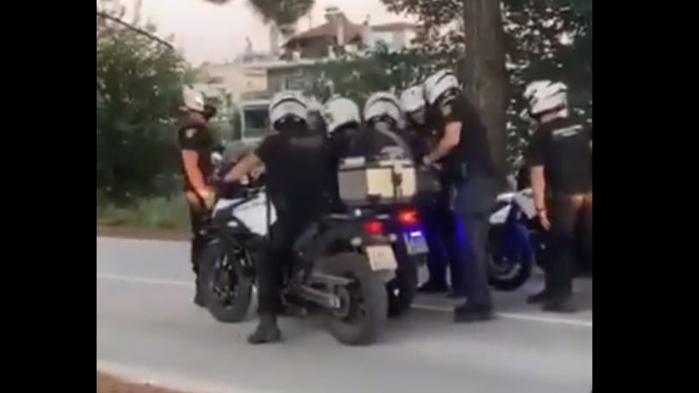 Προκαταρκτική εξέταση για τους αστυνομικούς που απειλούσαν με ξύλο τους πλημμυροπαθείς