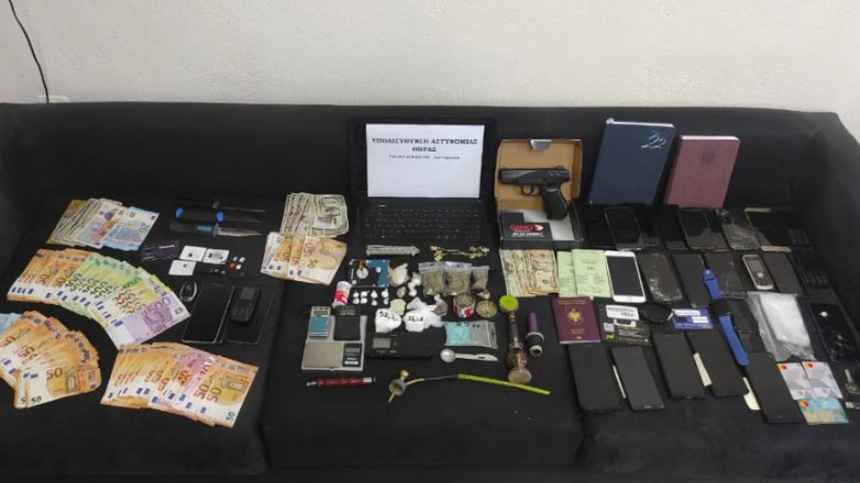 Εξαρθρώθηκαν πλήρως δύο οργανώσεις που διοχέτευαν ναρκωτικά στη Σαντορίνη