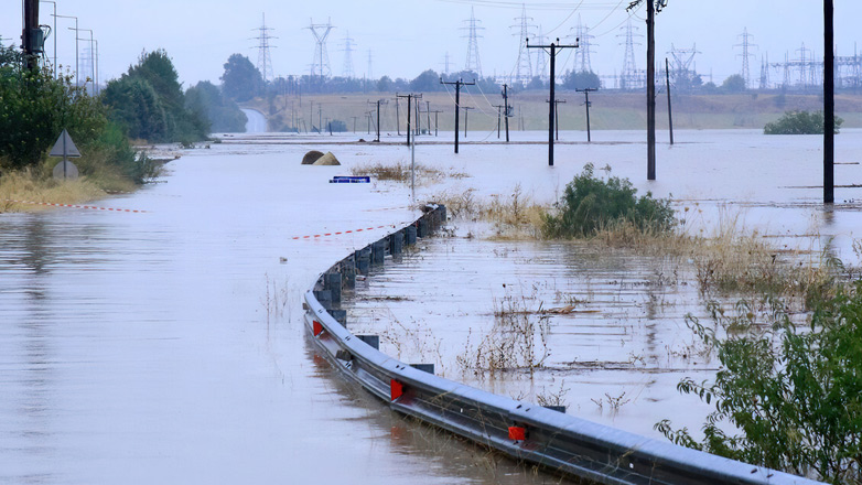 Κομμένη στα δύο η χώρα