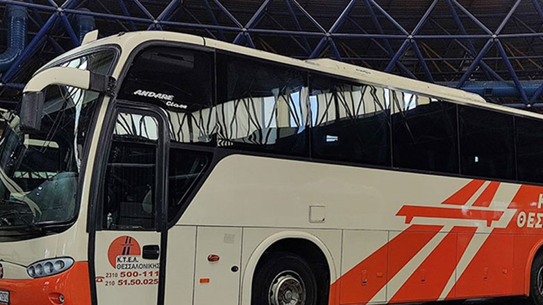 Θεσσαλονίκη: Φορτηγό συγκρούστηκε με λεωφορείο των ΚΤΕΛ