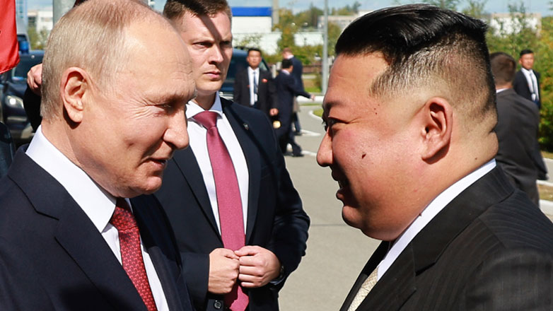 «Υποστηρίζω την ιερή μάχη σας με τη Δύση», είπε ο Κιμ Γιονγκ Ουν στον Πούτιν