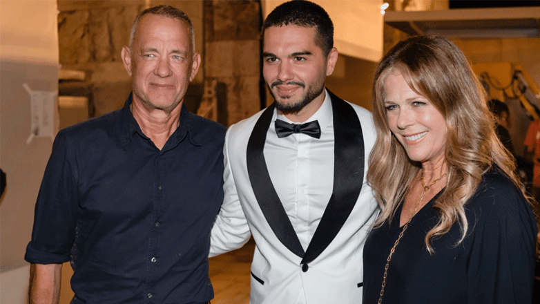 O Tom Hanks στο Ηρώδειο για τις ΜΕΛΙSSES: «Είναι υπέροχα, δεν κάνει ποτέ κρύο στην Ελλάδα»