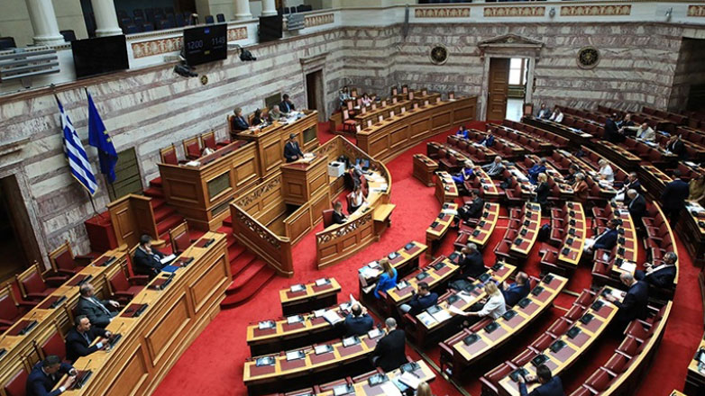 Κατατέθηκε στη Βουλή το εργασιακό νομοσχέδιο – Οι βασικές διατάξεις