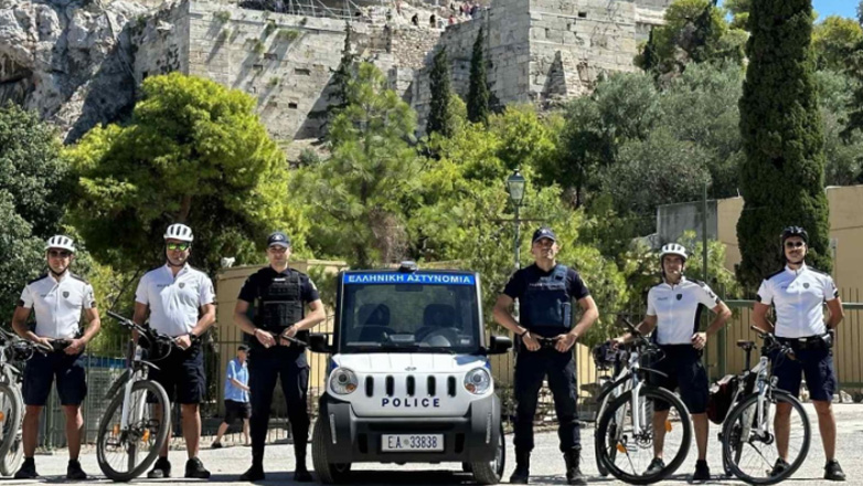 Το μικρότερο περιπολικό της ΕΛ.ΑΣ. βγήκε στους δρόμους της Αθήνας