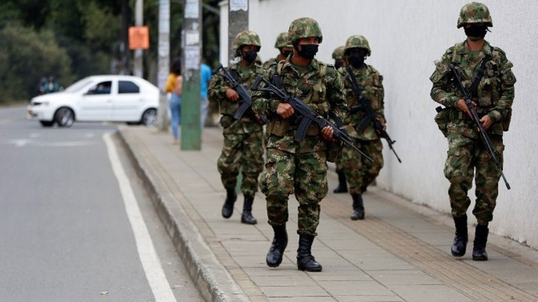 Κολομβία: Βίντεο με στρατιωτικούς που απειλούν αμάχους προκαλεί σκάνδαλο