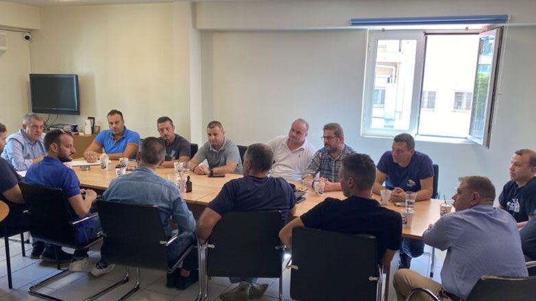 Ε.ΑΣ.Υ.Α: Χρήματα και νερό σε αστυνομικούς που επλήγησαν από φωτιές και πλημμύρες