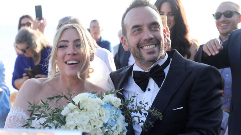 Ο Πάνος Μουζουράκης έγινε μπαμπάς – Γέννησε η Μαριλού Κόζαρη