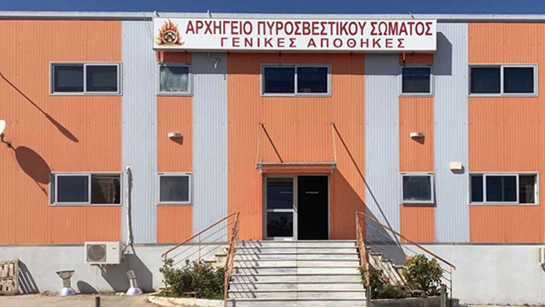 Δωρεά από πυροσβέστες σε πυροσβέστες που επιχειρούν στις πλημμύρες