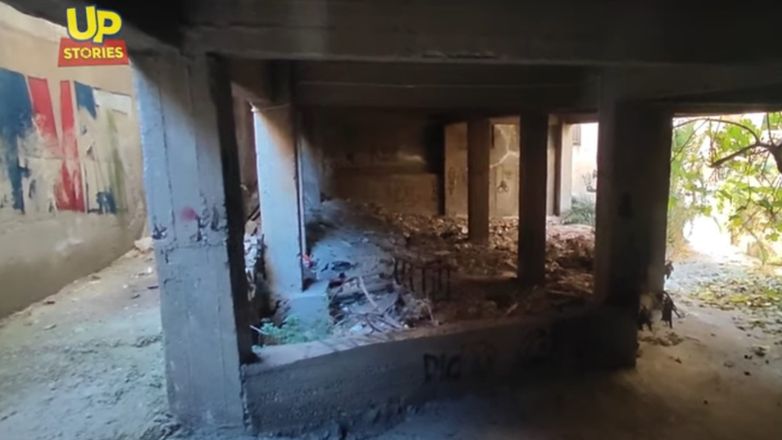 Χτισμένο ρέμα στο κέντρο της Αθήνας περνά κάτω από πολυκατοικίες και φτάνει μέχρι τον Άρειο Πάγο