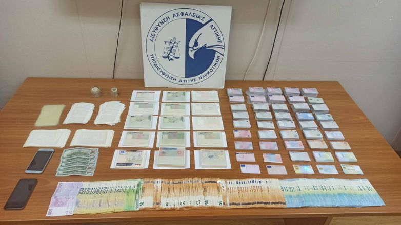 Συνελήφθη 41χρονος που πουλούσε πλαστά έγγραφα σε μετανάστες