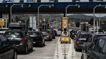 Άνοιξε η Εθνική Οδός Αθηνών-Θεσσαλονίκης – Απαγόρευση κυκλοφορίας για τα οχήματα άνω των 3,5 τόνων