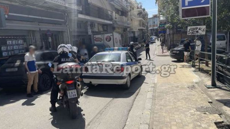Άγρια συμπλοκή νεαρών στο κέντρο της Λαμίας