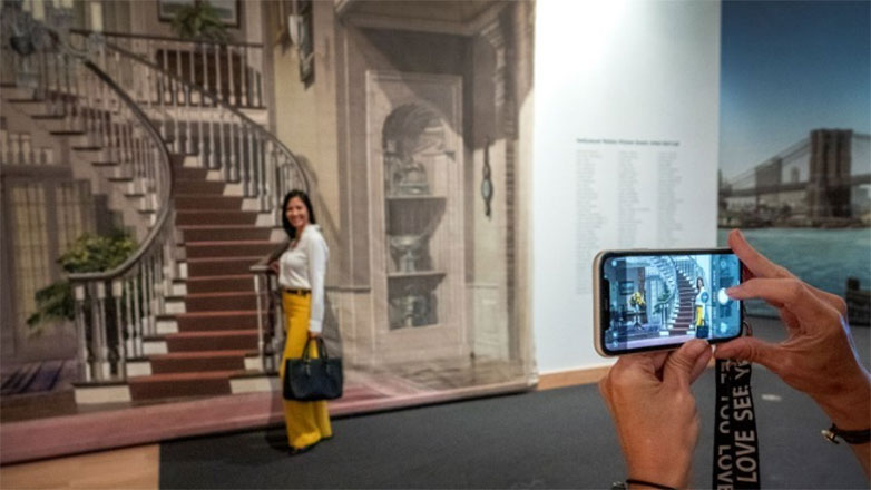 Έκθεση αφιερωμένη στο έργο του φωτογράφου Μπεν Μίτσελ