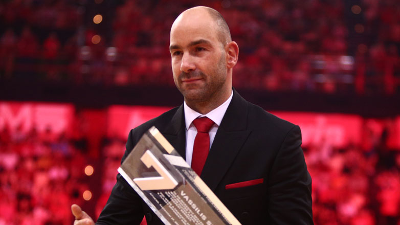 Η παρακάμερα της ΚΑΕ Ολυμπιακός από τη μεγάλη βραδιά του Σπανούλη